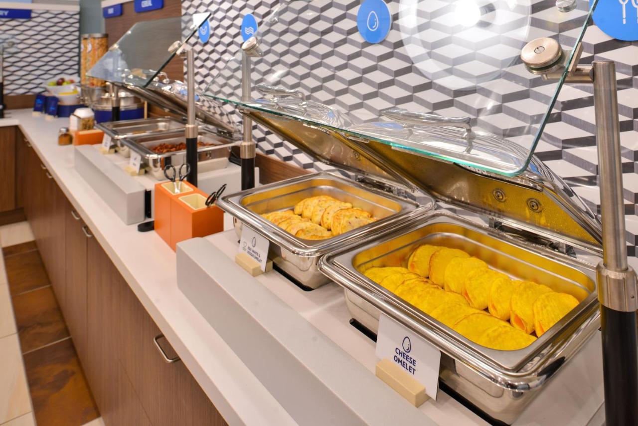Holiday Inn Express Dayton By Ihg Bagian luar foto