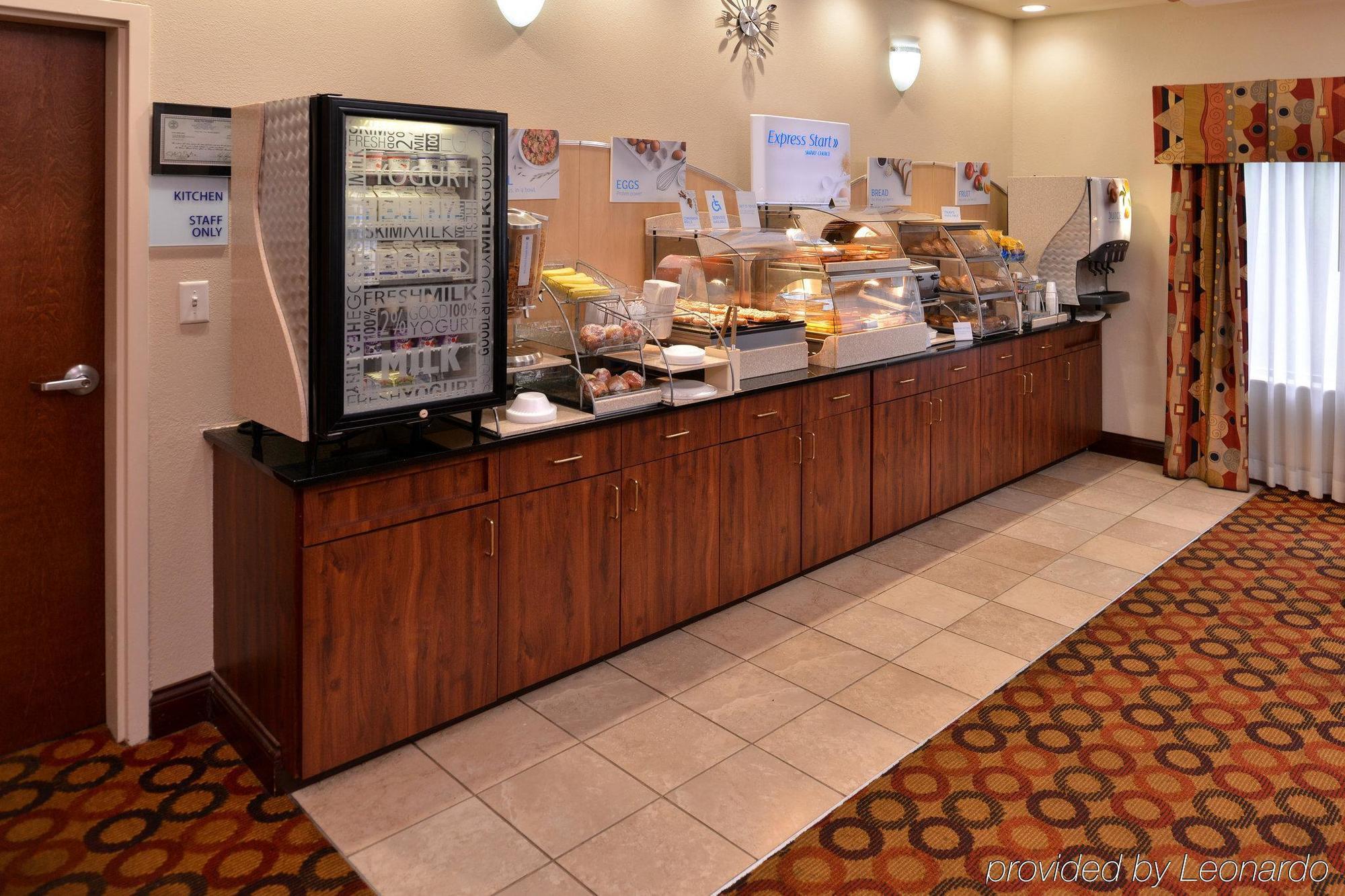 Holiday Inn Express Dayton By Ihg Bagian luar foto