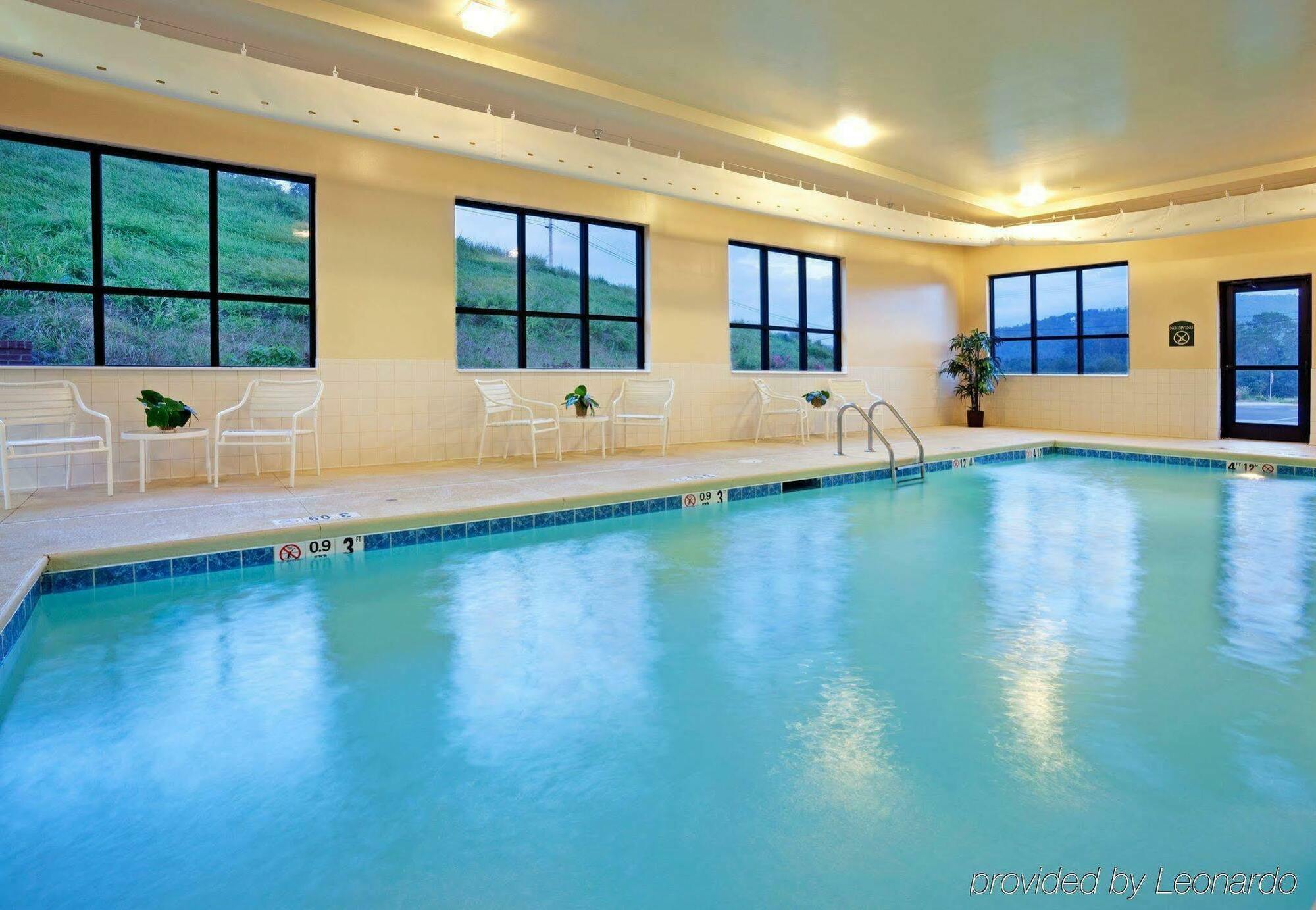 Holiday Inn Express Dayton By Ihg Bagian luar foto