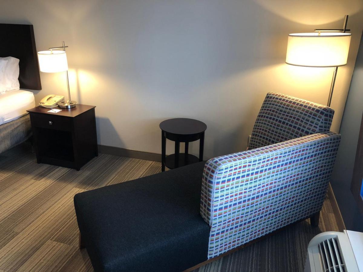 Holiday Inn Express Dayton By Ihg Bagian luar foto