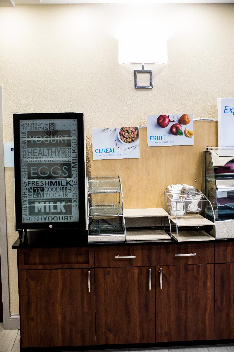 Holiday Inn Express Dayton By Ihg Bagian luar foto